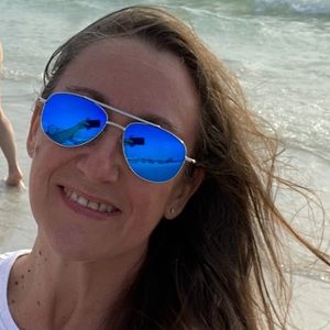 STARKKISS here… like this listing to be notified when I go live 🖤⭐️🖤